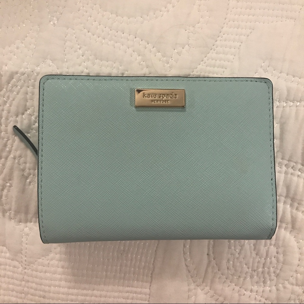 KATE SPADE WALLET NEVER USED